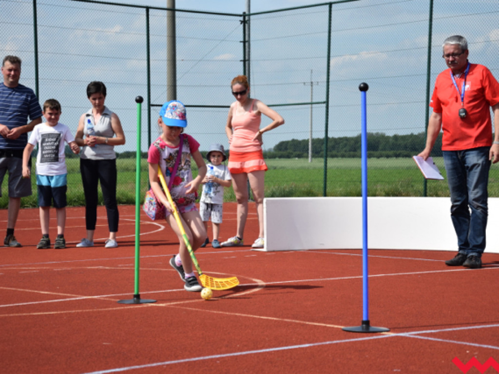 Rodzinna zabawa na kołaczkowskim Orliku. Dali radę mimo upalnej pogody