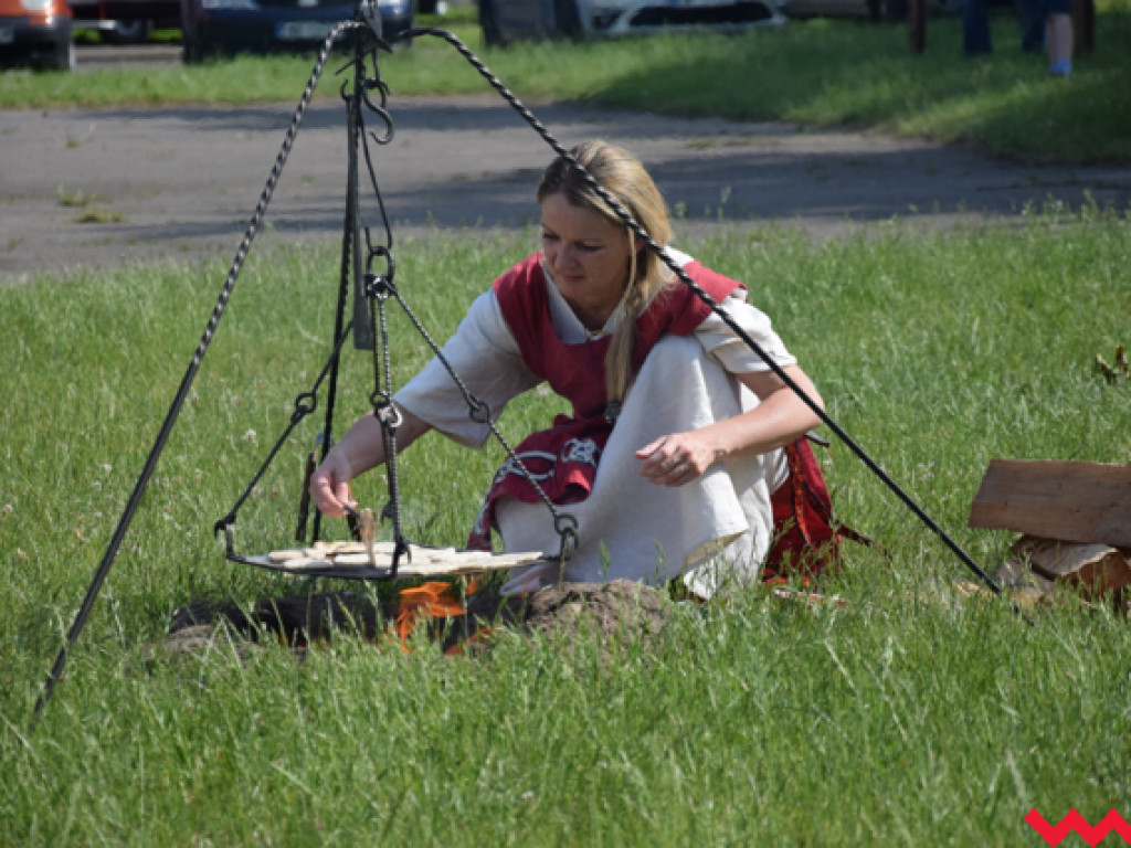 Ekologiczny festyn na zakończenie roku szkolnego w Bieganowie. Mnóstwo atrakcji, duża frekwencja i flashmob