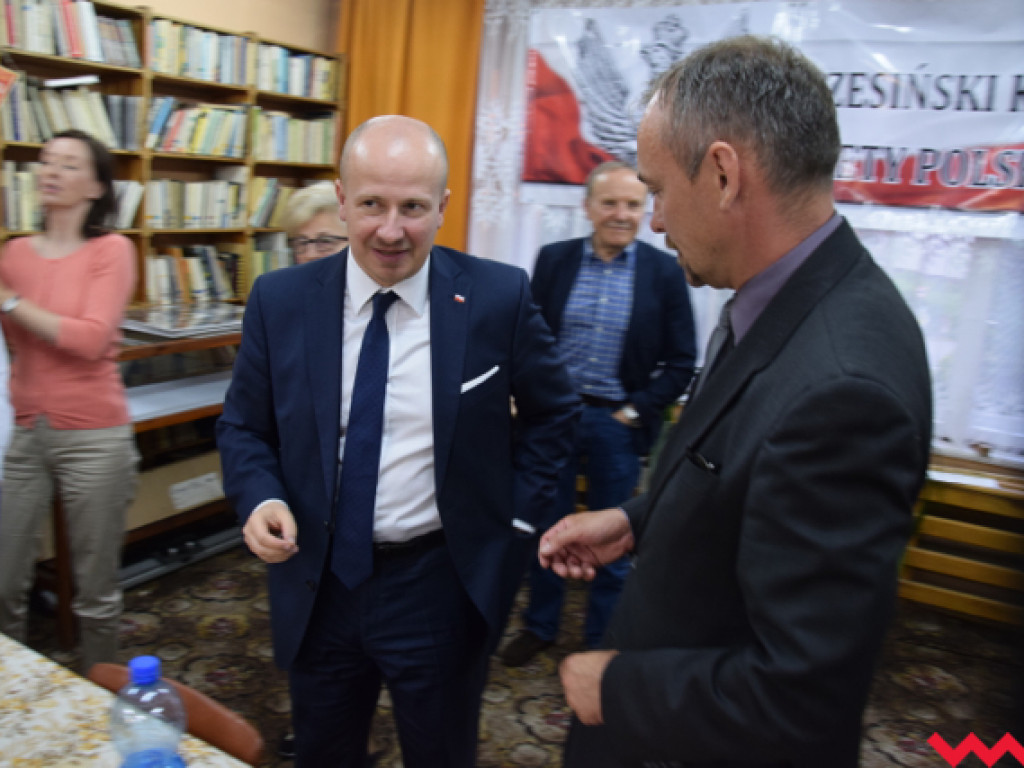 Spotkanie z posłem Bartłomiejem Wróblewskim. W tle ostre spory na wrzesińskiej prawicy