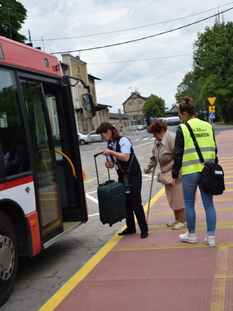  - Jest dobrze! - mówią pasażerowie PKP po uruchomienia autobusowej komunikacji zastępczej do Konina