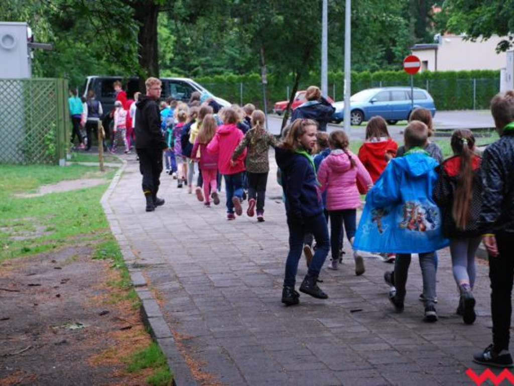 Mokro i wesoło. Deszcz pokrzyżował plany programowe, lecz nie złamał ducha skauta