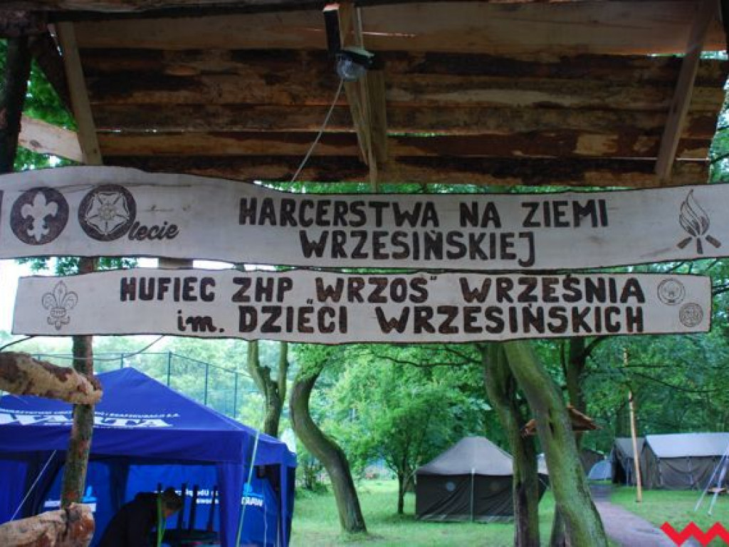 Mokro i wesoło. Deszcz pokrzyżował plany programowe, lecz nie złamał ducha skauta