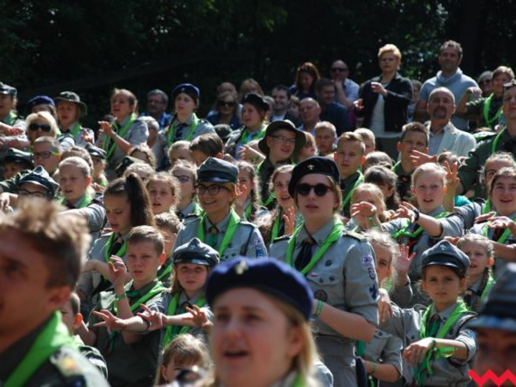 Harcerska msza na amfiteatrze