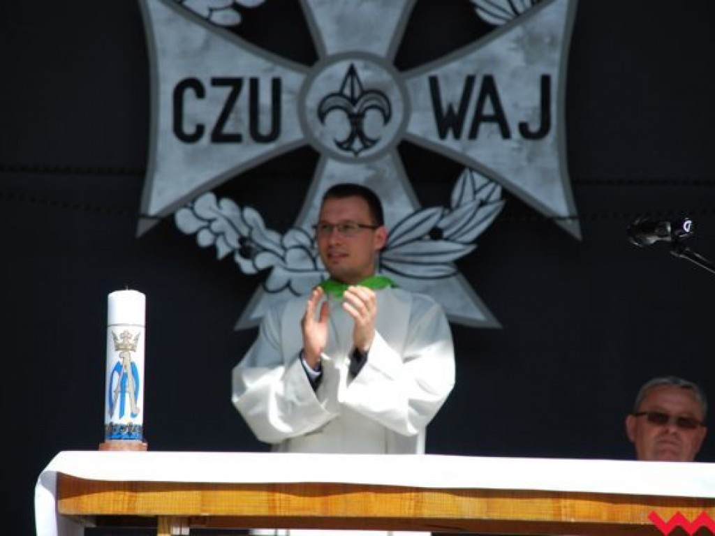 Harcerska msza na amfiteatrze