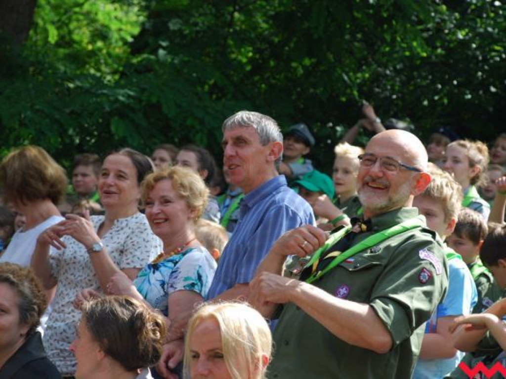 Harcerska msza na amfiteatrze
