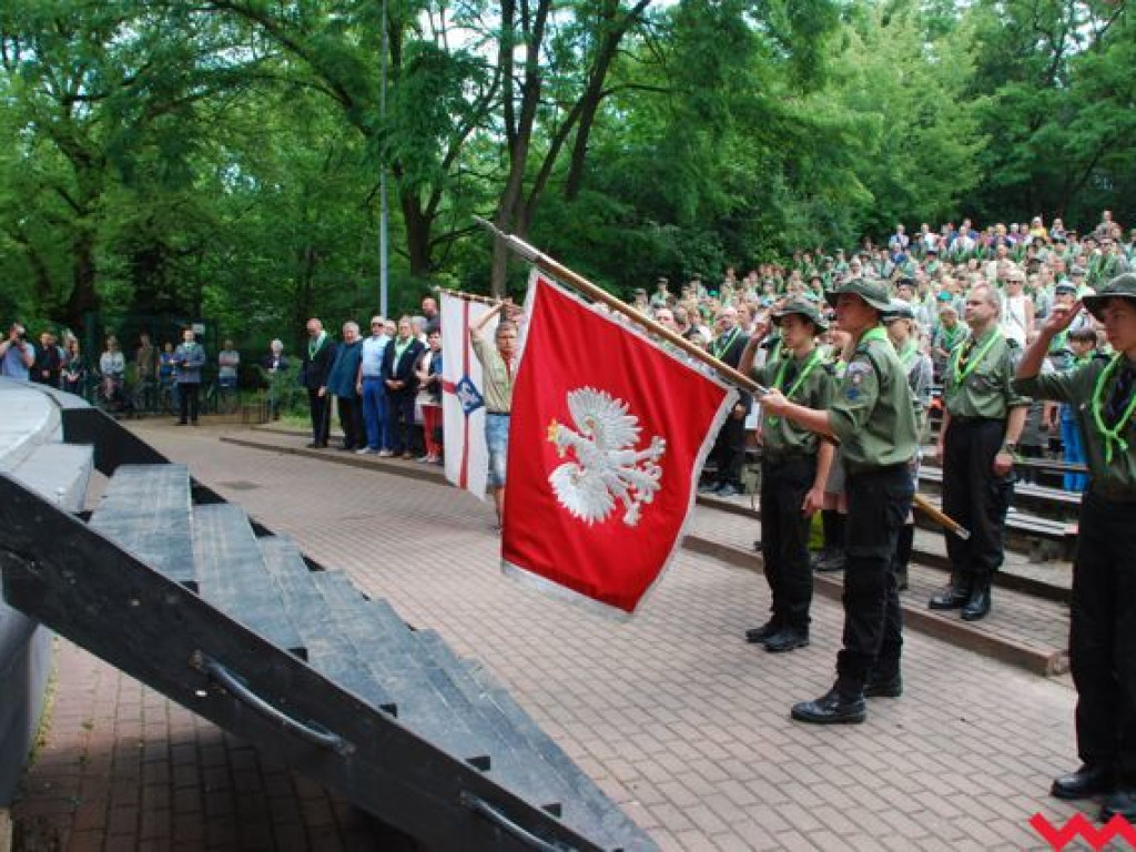 Harcerska msza na amfiteatrze