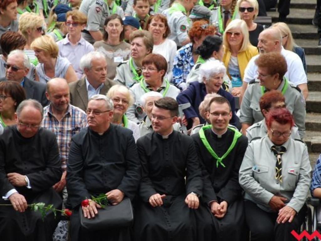 Harcerska msza na amfiteatrze