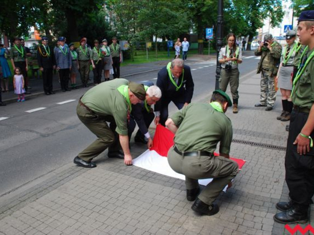 Czuwaj! Tablica pamiątkowa z okazji 100-lecia harcerstwa na ziemi wrzesińskiej została odsłonięta!