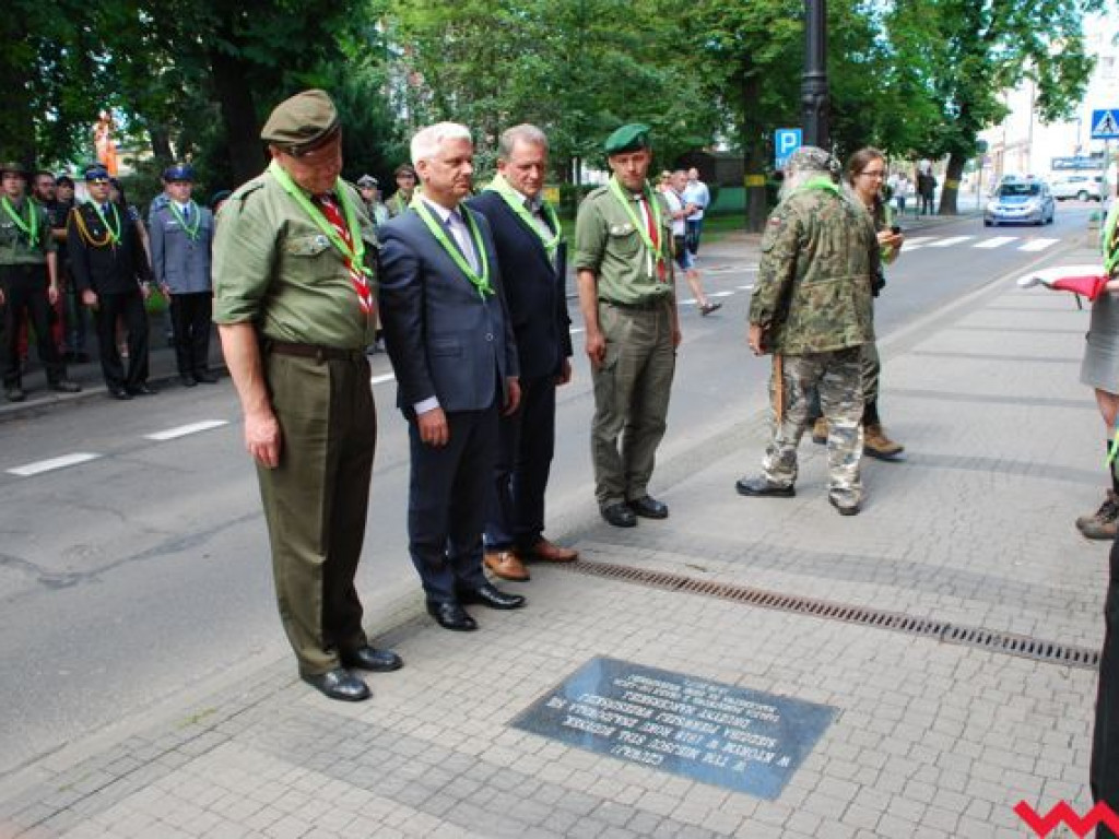 Czuwaj! Tablica pamiątkowa z okazji 100-lecia harcerstwa na ziemi wrzesińskiej została odsłonięta!