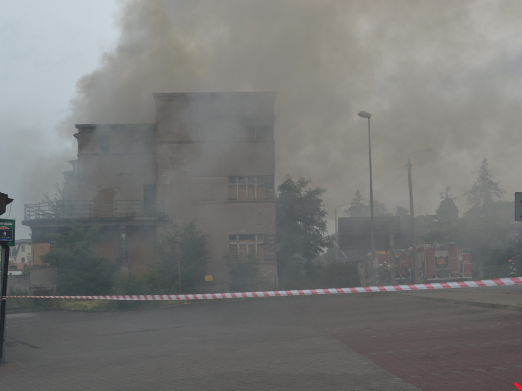 Płonął opuszczony dom na ul. Gnieźnieńskiej we Wrześni. Kolejny raz