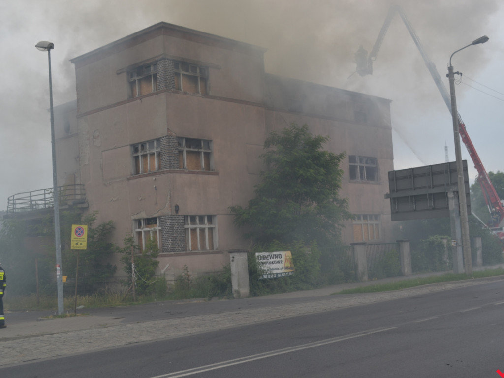 Płonął opuszczony dom na ul. Gnieźnieńskiej we Wrześni. Kolejny raz