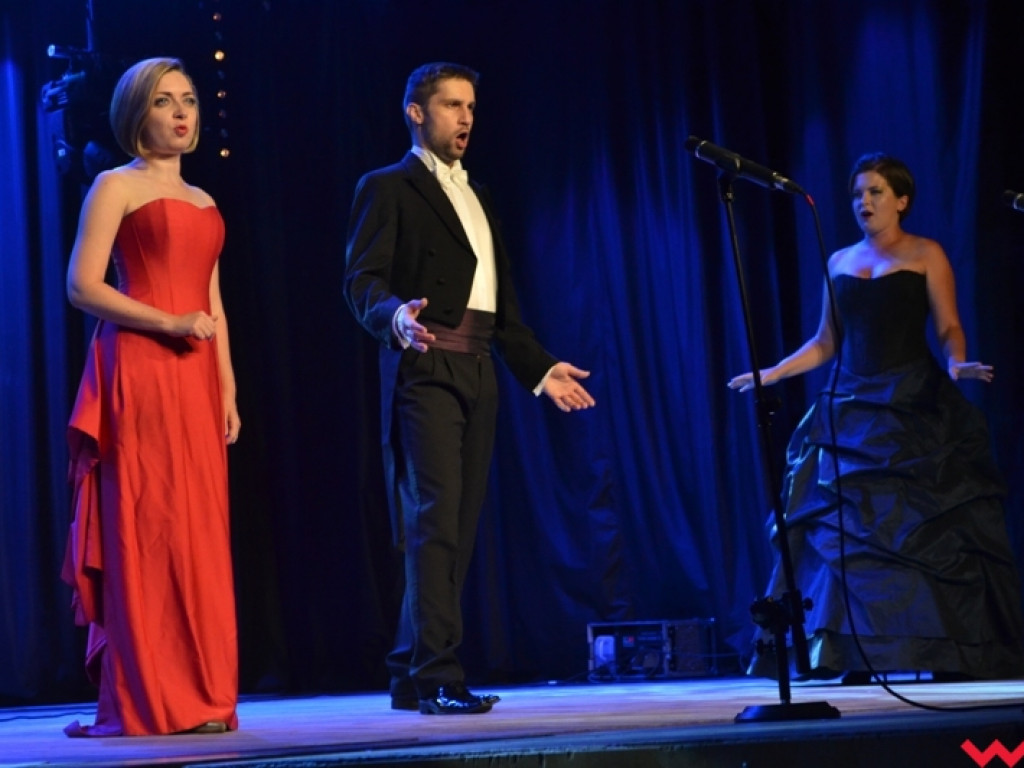 Gorąca Carmen rozgrzała seniorów