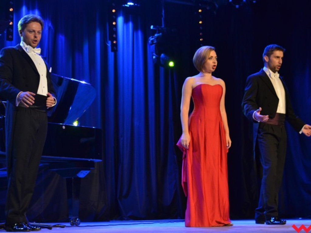 Gorąca Carmen rozgrzała seniorów