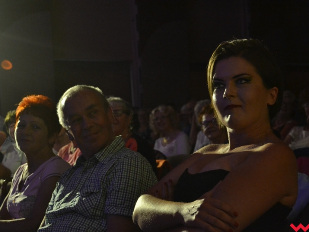 Gorąca Carmen rozgrzała seniorów