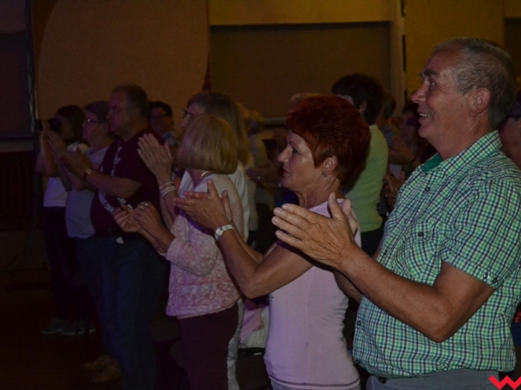 Gorąca Carmen rozgrzała seniorów