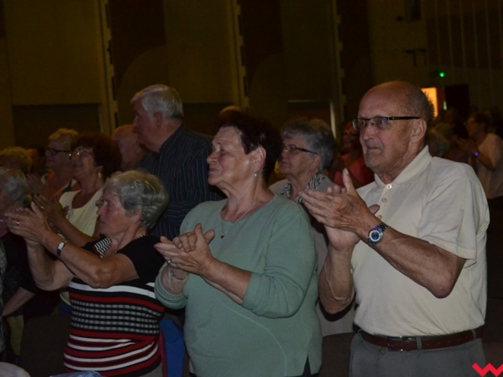Gorąca Carmen rozgrzała seniorów