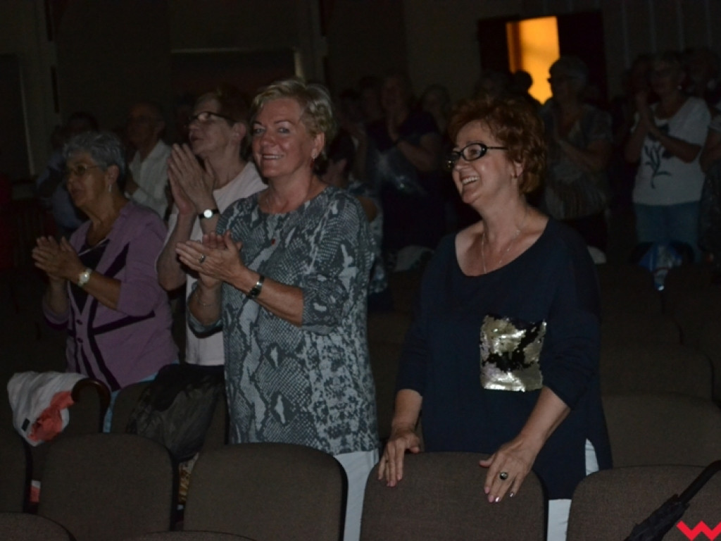 Gorąca Carmen rozgrzała seniorów