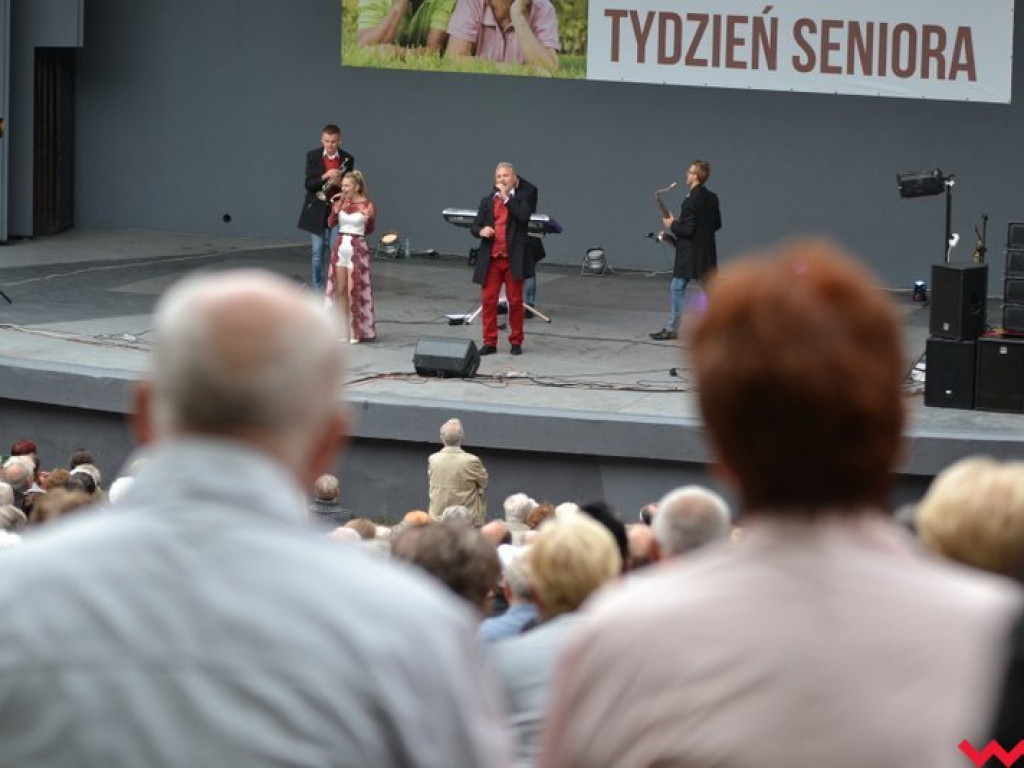 Pełny amfiteatr na finał II Wrzesińskiego Tygodnia Seniorów