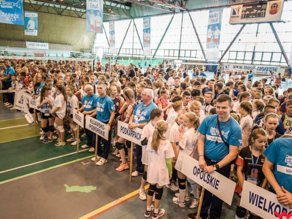 Jedenaste w Polsce, wielki sukces siatkarek UKS Jedynka Września na mistrzostwach w Zabrzu (galeria)