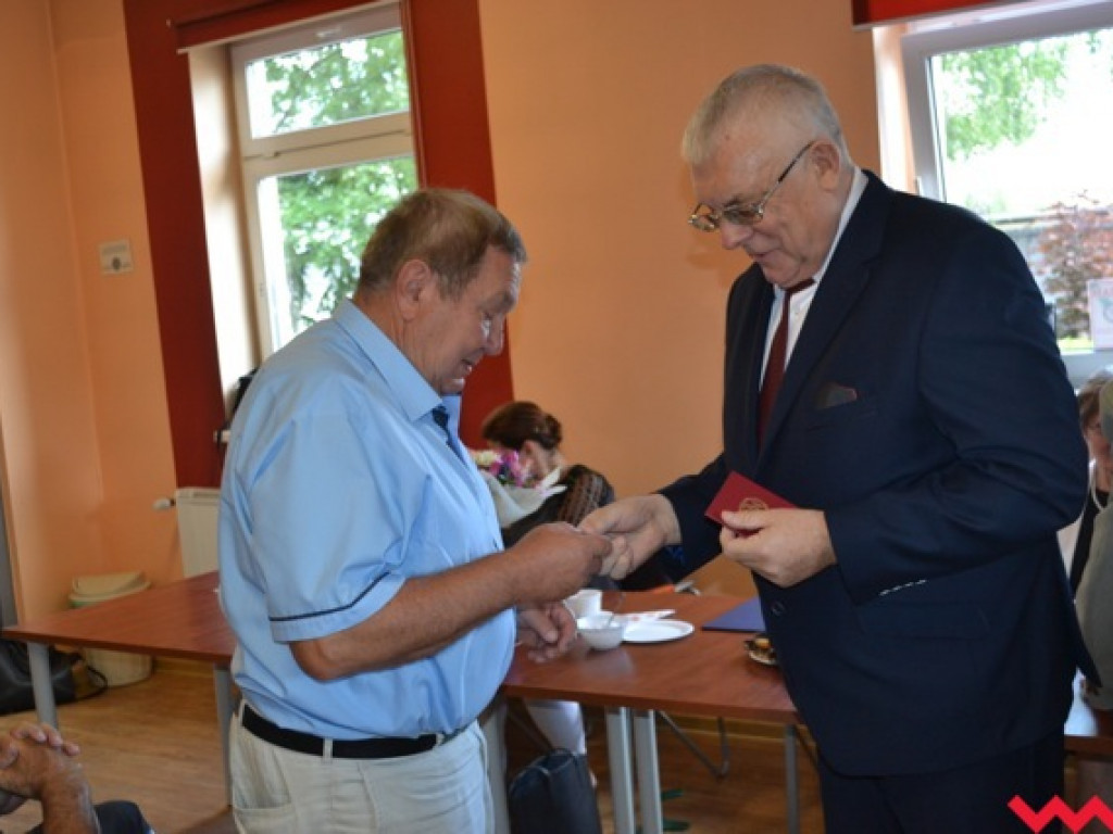 Polski Związek Niewidomych wręczył jubileuszowe odznaczenia