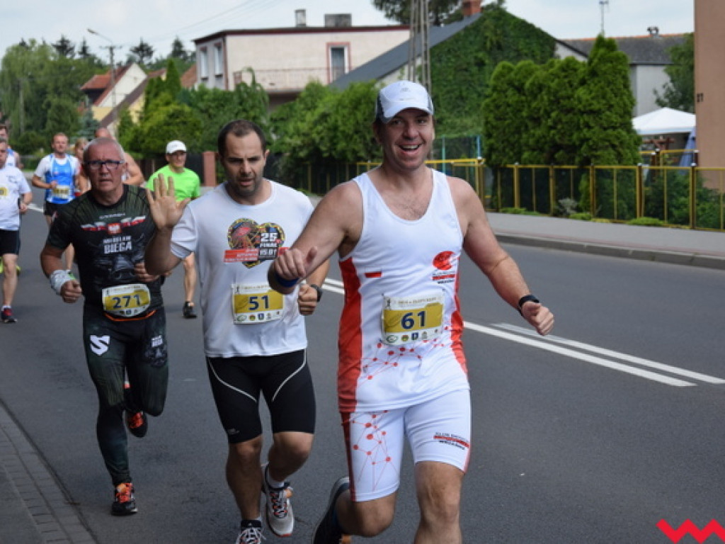 Słoneczko przygrzało na Biegu o Złoty Kłos w Kołaczkowie. Wygrał Paweł Tarasiuk, żołnierz z Poznania