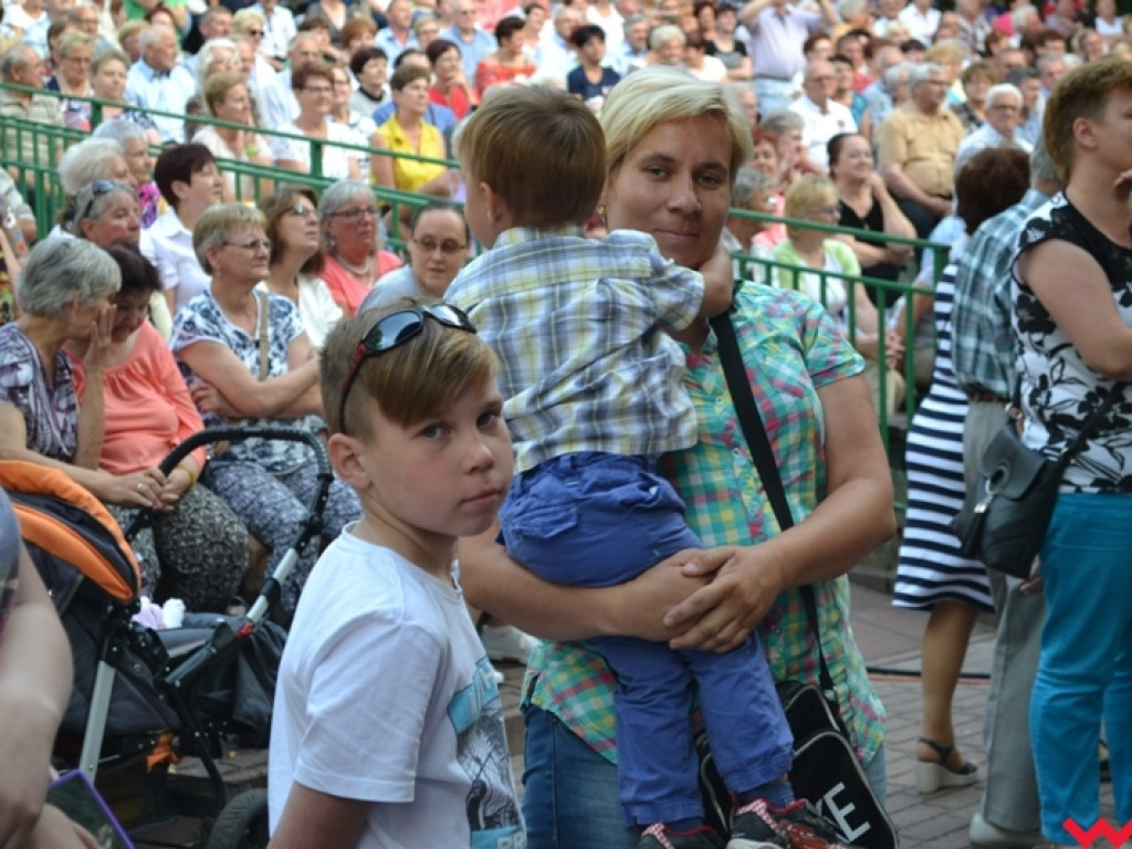 Romantyczne szlagiery Damiana Holeckiego
