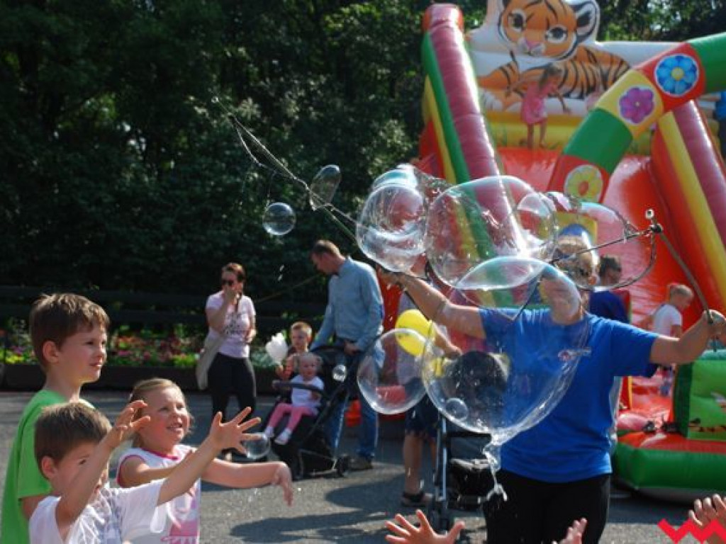 Brudne dziecko, to szczęśliwe dziecko! Niedziela dla milusińskich w parku Hrabiny