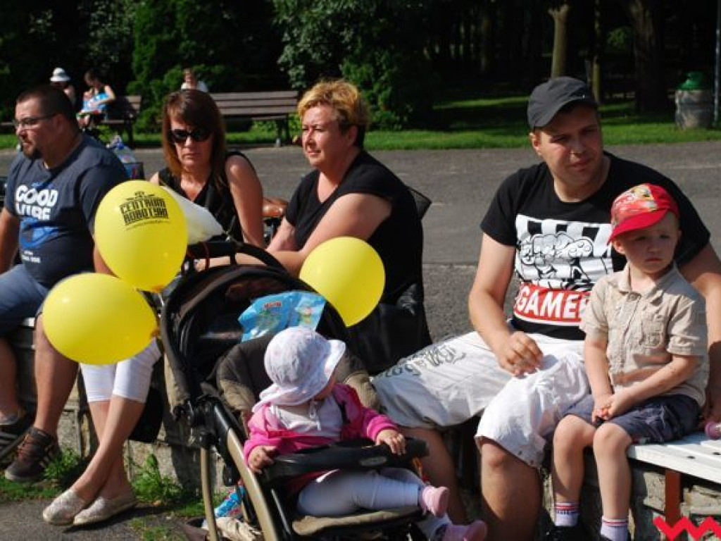 Brudne dziecko, to szczęśliwe dziecko! Niedziela dla milusińskich w parku Hrabiny