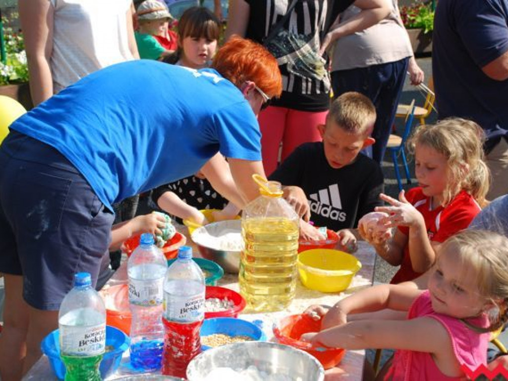 Brudne dziecko, to szczęśliwe dziecko! Niedziela dla milusińskich w parku Hrabiny