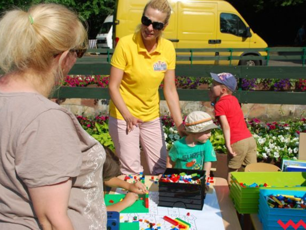 Brudne dziecko, to szczęśliwe dziecko! Niedziela dla milusińskich w parku Hrabiny