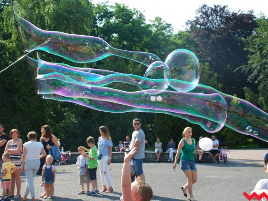 Brudne dziecko, to szczęśliwe dziecko! Niedziela dla milusińskich w parku Hrabiny