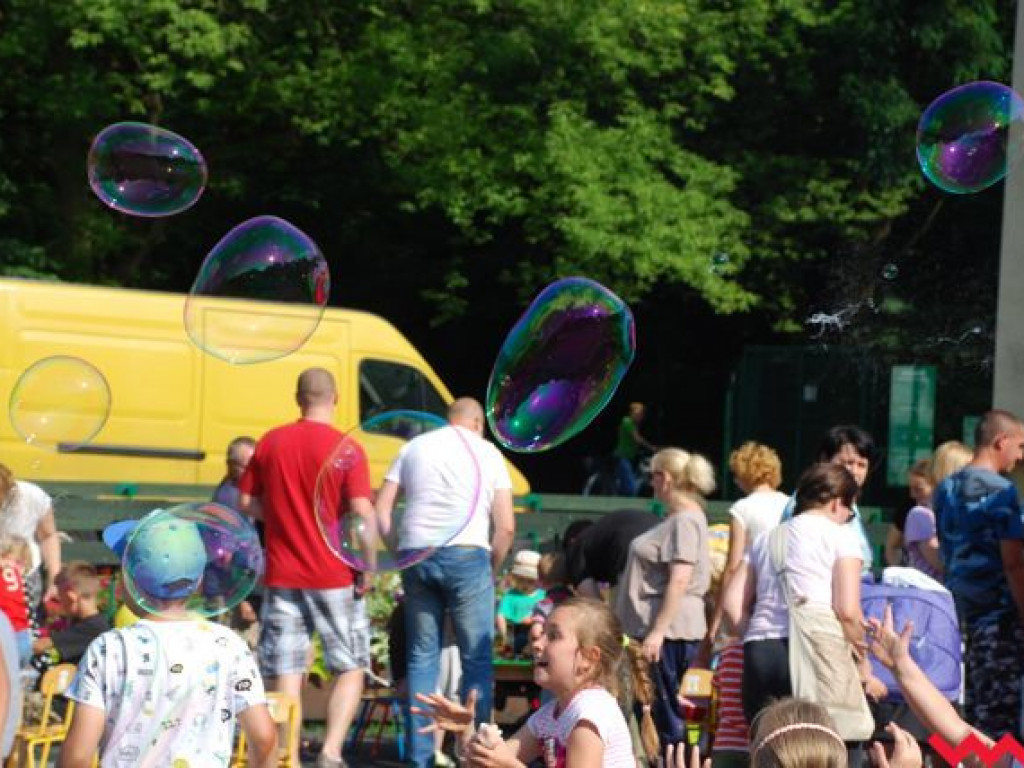 Brudne dziecko, to szczęśliwe dziecko! Niedziela dla milusińskich w parku Hrabiny