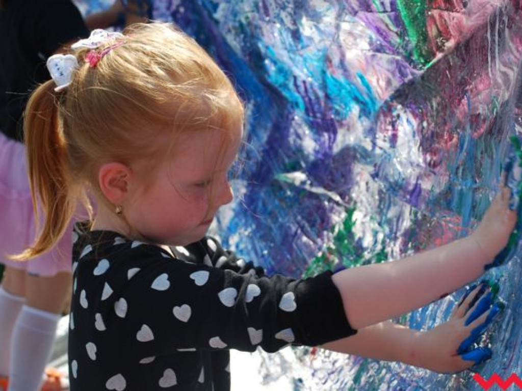 Brudne dziecko, to szczęśliwe dziecko! Niedziela dla milusińskich w parku Hrabiny