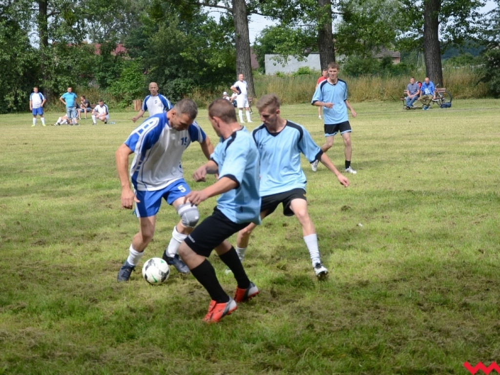 LZS Białężyce na czele wiejskiej ligi piłki nożnej. Za nim LZS Sędziwojewo