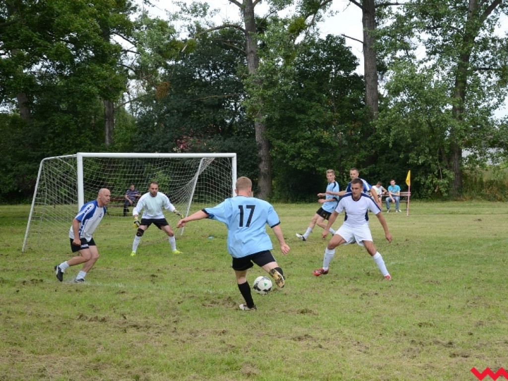 LZS Białężyce na czele wiejskiej ligi piłki nożnej. Za nim LZS Sędziwojewo