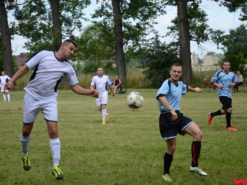 LZS Białężyce na czele wiejskiej ligi piłki nożnej. Za nim LZS Sędziwojewo