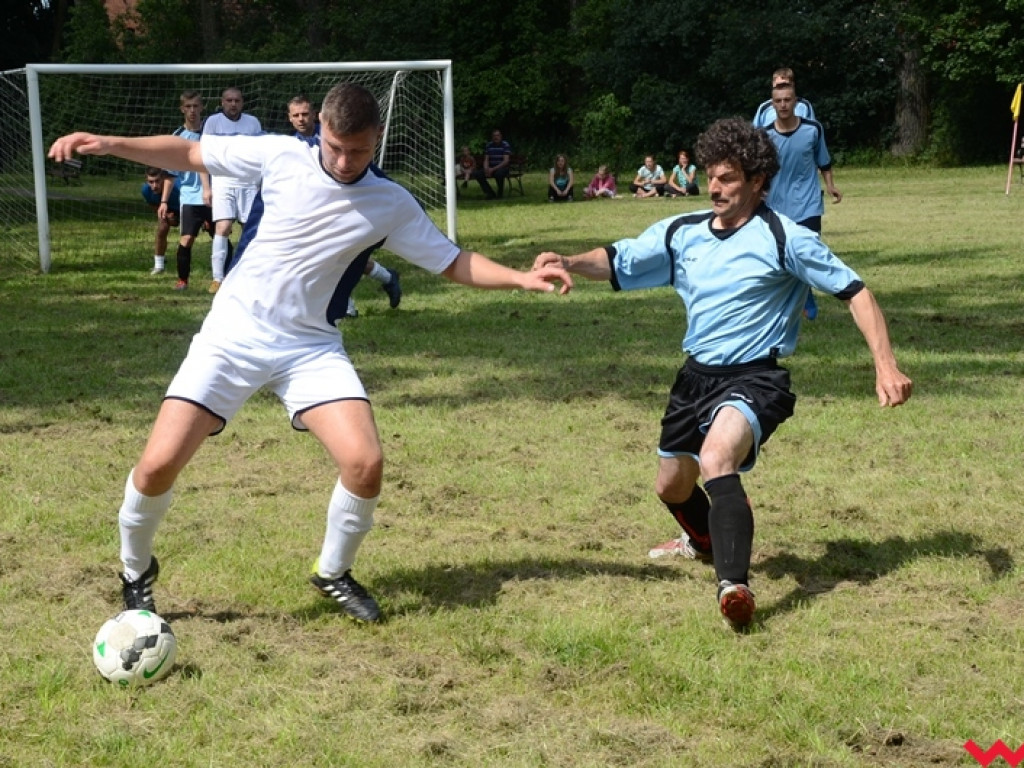 LZS Białężyce na czele wiejskiej ligi piłki nożnej. Za nim LZS Sędziwojewo