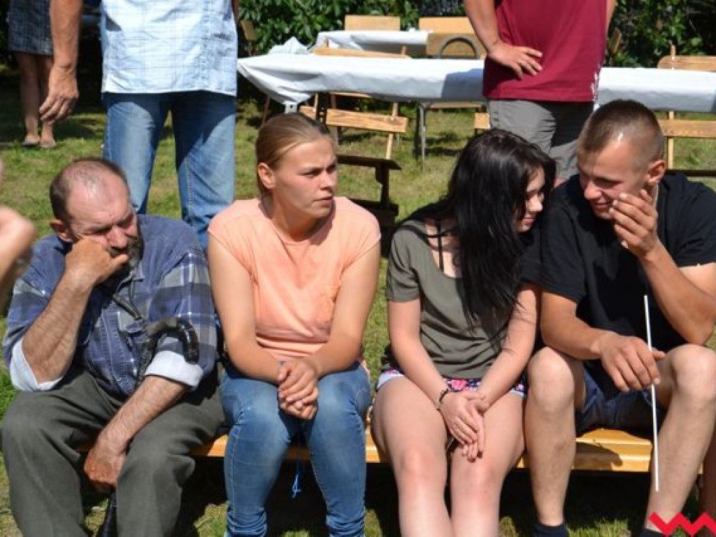 Nie będą już grać na drodze. Mają wymarzone boisko
