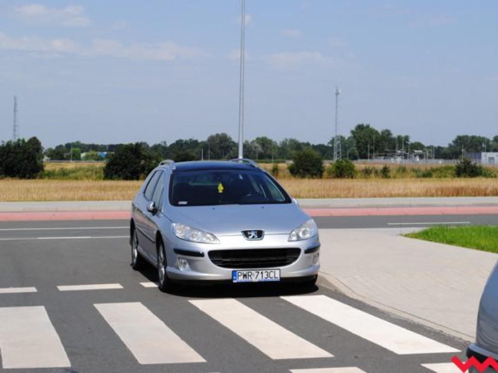Coraz ciaśniej na parkingu przy VW
