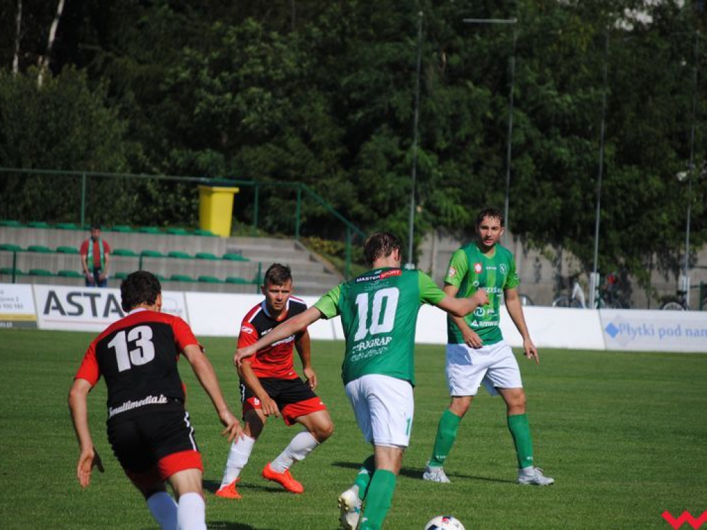 Udana inauguracja sezonu Victorii, wrześnianie pokonują na własnym boisku Rawię Rawicz (galeria)