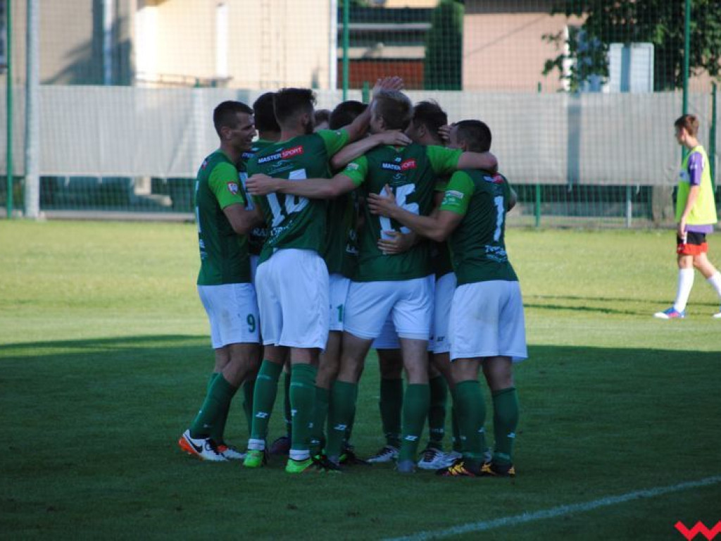 Udana inauguracja sezonu Victorii, wrześnianie pokonują na własnym boisku Rawię Rawicz (galeria)