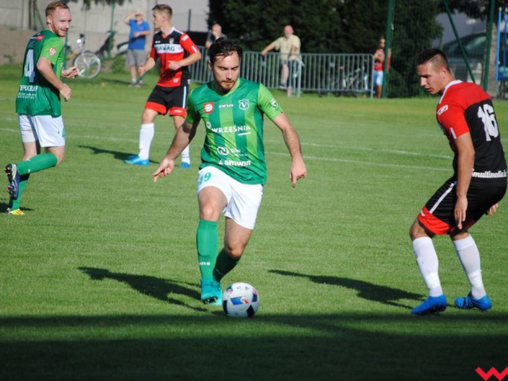 Udana inauguracja sezonu Victorii, wrześnianie pokonują na własnym boisku Rawię Rawicz (galeria)