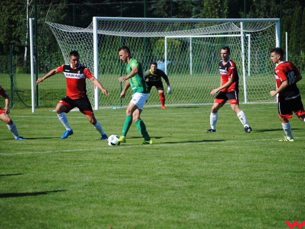 Udana inauguracja sezonu Victorii, wrześnianie pokonują na własnym boisku Rawię Rawicz (galeria)