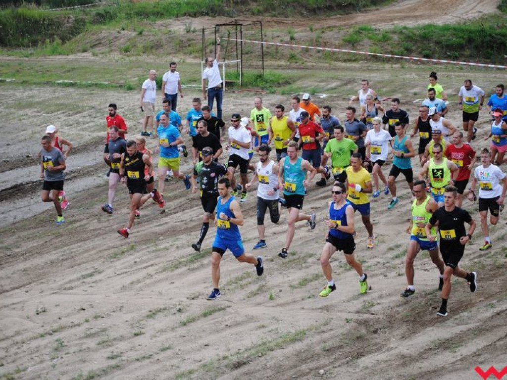 Drugi ekstremalny bieg po torze motocrossowym w Opatówku rozstrzygnięty, zwycięzcą okazał się reprezentant Witkowa (galeria)