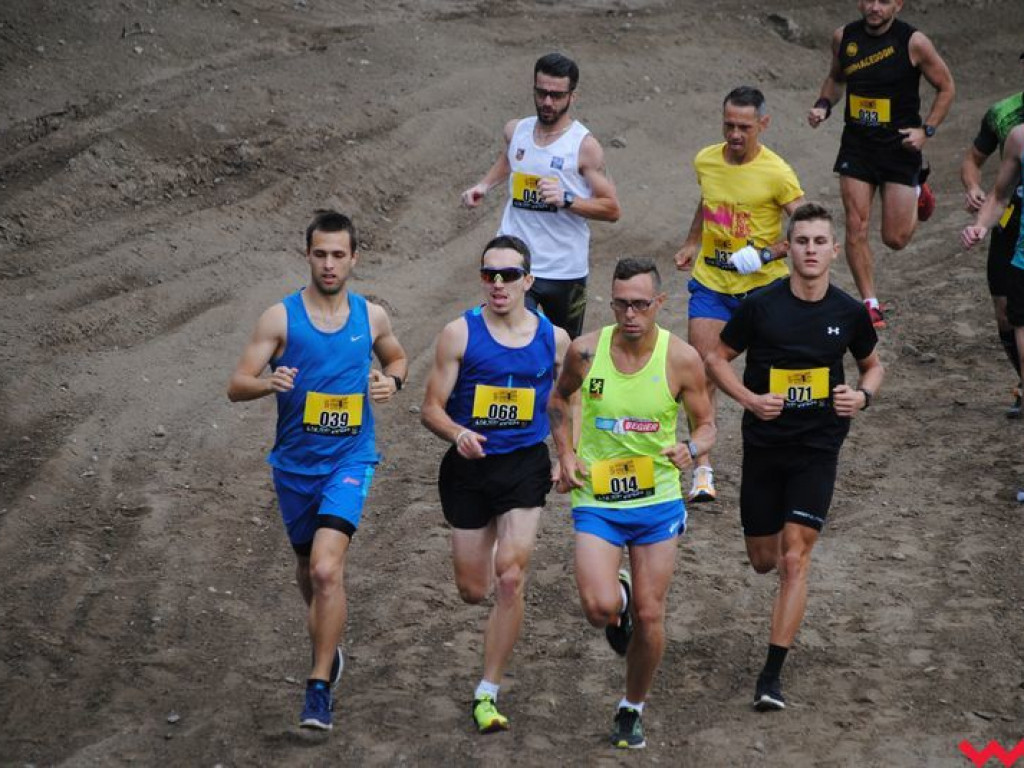 Drugi ekstremalny bieg po torze motocrossowym w Opatówku rozstrzygnięty, zwycięzcą okazał się reprezentant Witkowa (galeria)