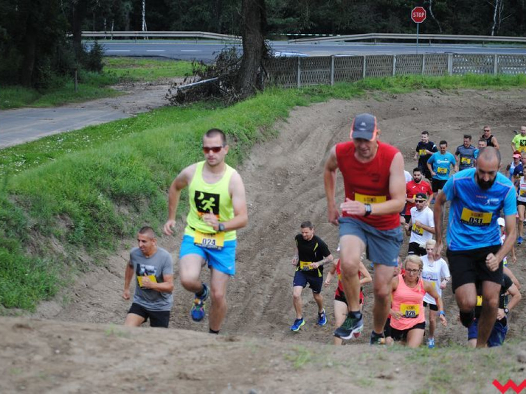 Drugi ekstremalny bieg po torze motocrossowym w Opatówku rozstrzygnięty, zwycięzcą okazał się reprezentant Witkowa (galeria)