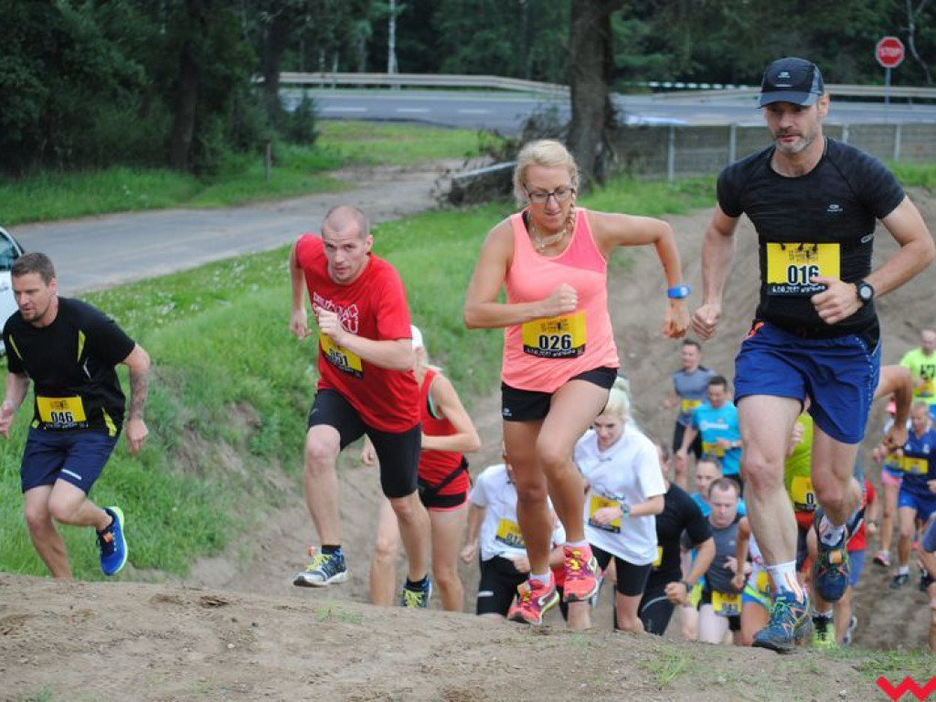 Drugi ekstremalny bieg po torze motocrossowym w Opatówku rozstrzygnięty, zwycięzcą okazał się reprezentant Witkowa (galeria)