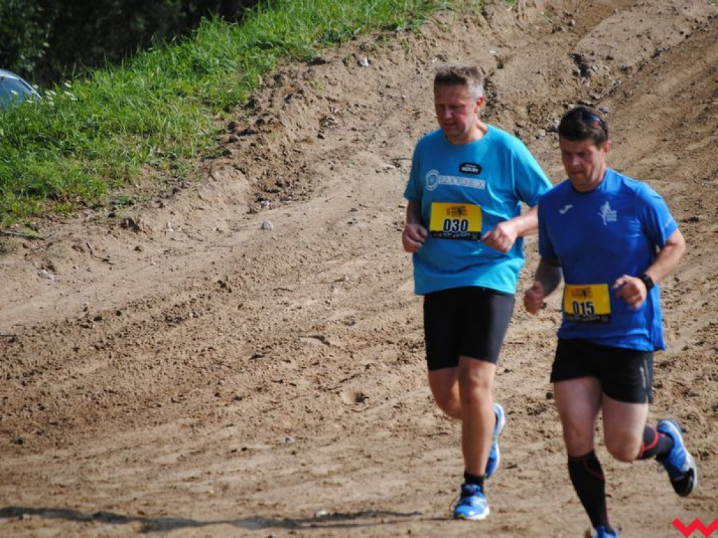 Drugi ekstremalny bieg po torze motocrossowym w Opatówku rozstrzygnięty, zwycięzcą okazał się reprezentant Witkowa (galeria)