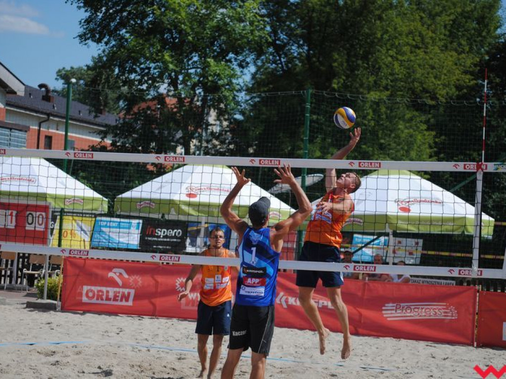 Września areną walki o ostatnie punkty w eliminacjach do mistrzostw Polski w siatkówce plażowej mężczyzn (galeria)