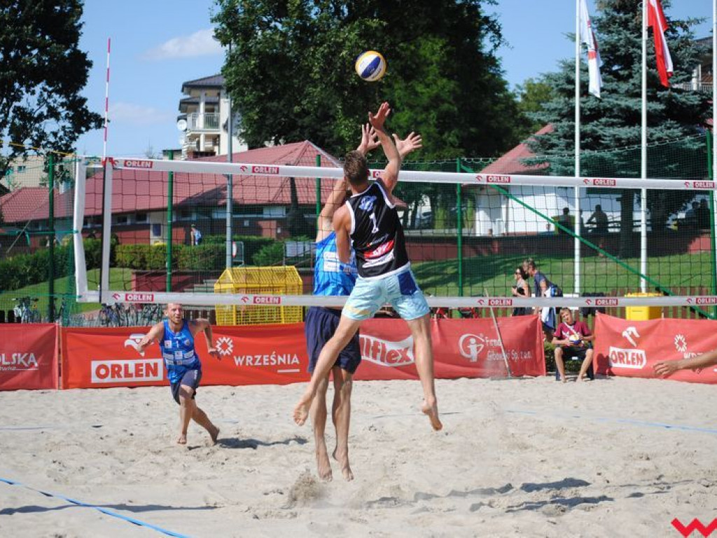 Września areną walki o ostatnie punkty w eliminacjach do mistrzostw Polski w siatkówce plażowej mężczyzn (galeria)